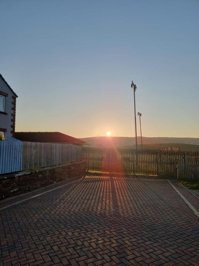 Impeccable Beachfront 2-Bed Cottage In St. Bees Exterior photo