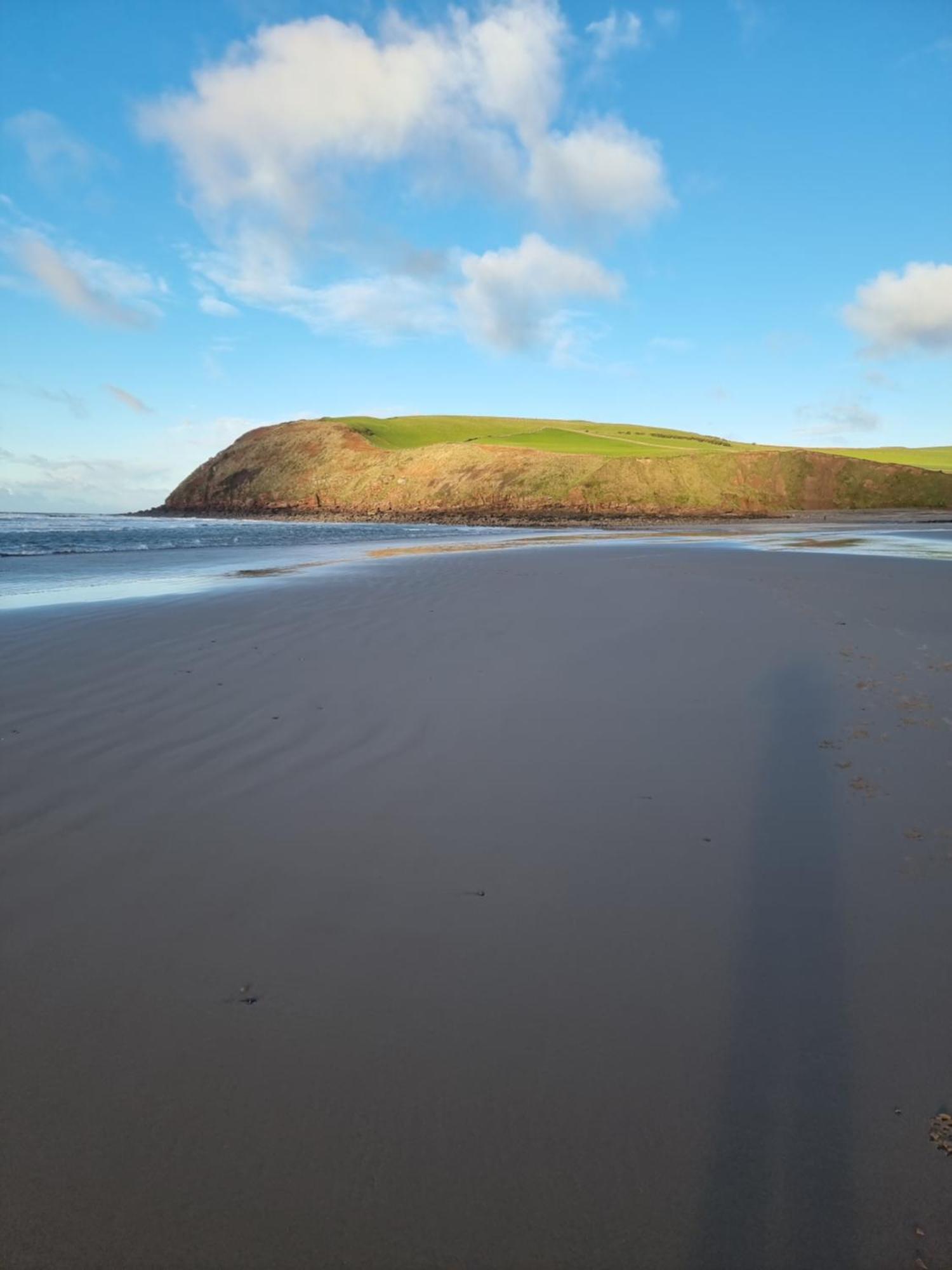 Impeccable Beachfront 2-Bed Cottage In St. Bees Exterior photo